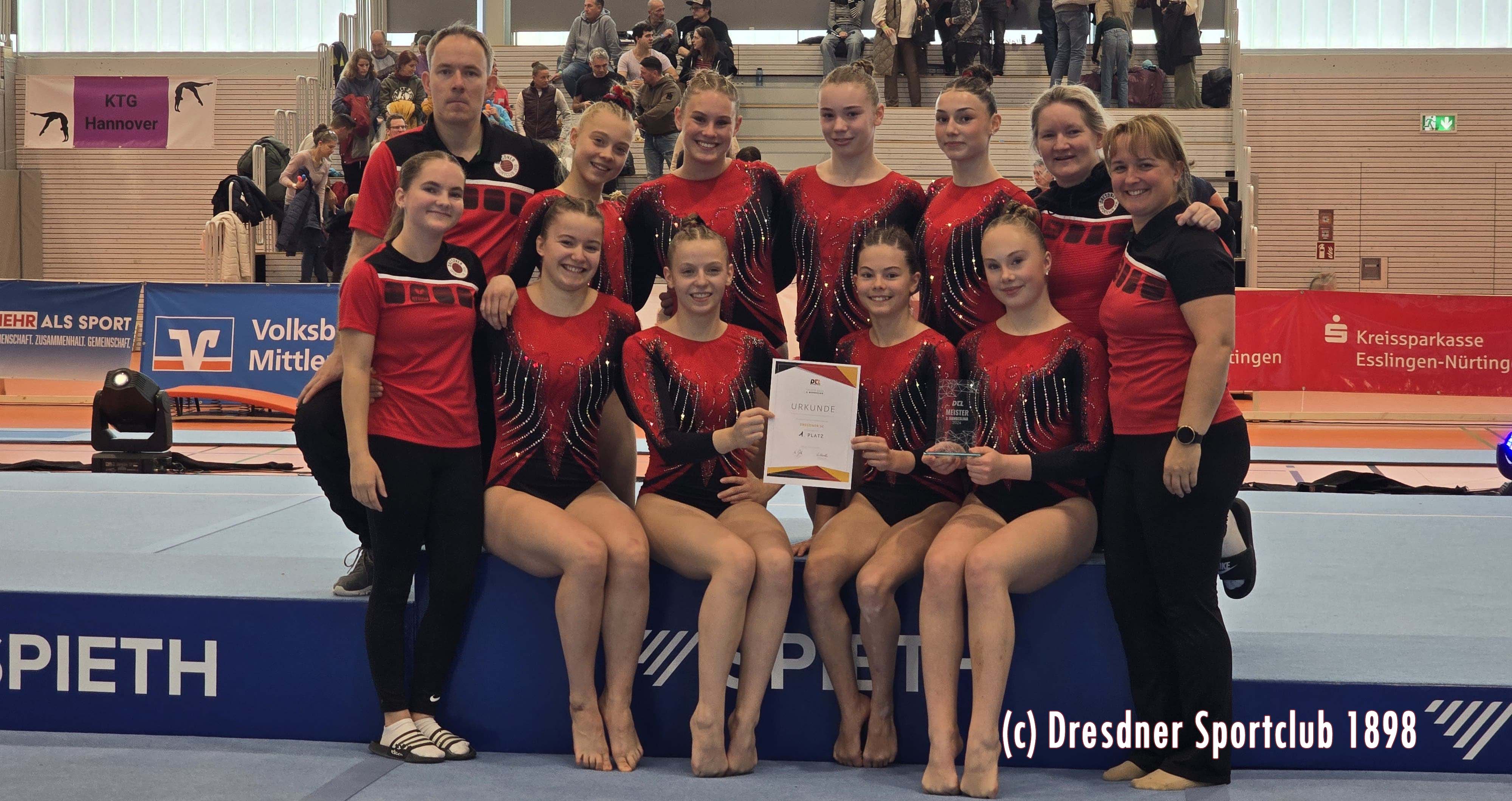 Bundesligamannschaft DSC mit Urkunde 1. Platz